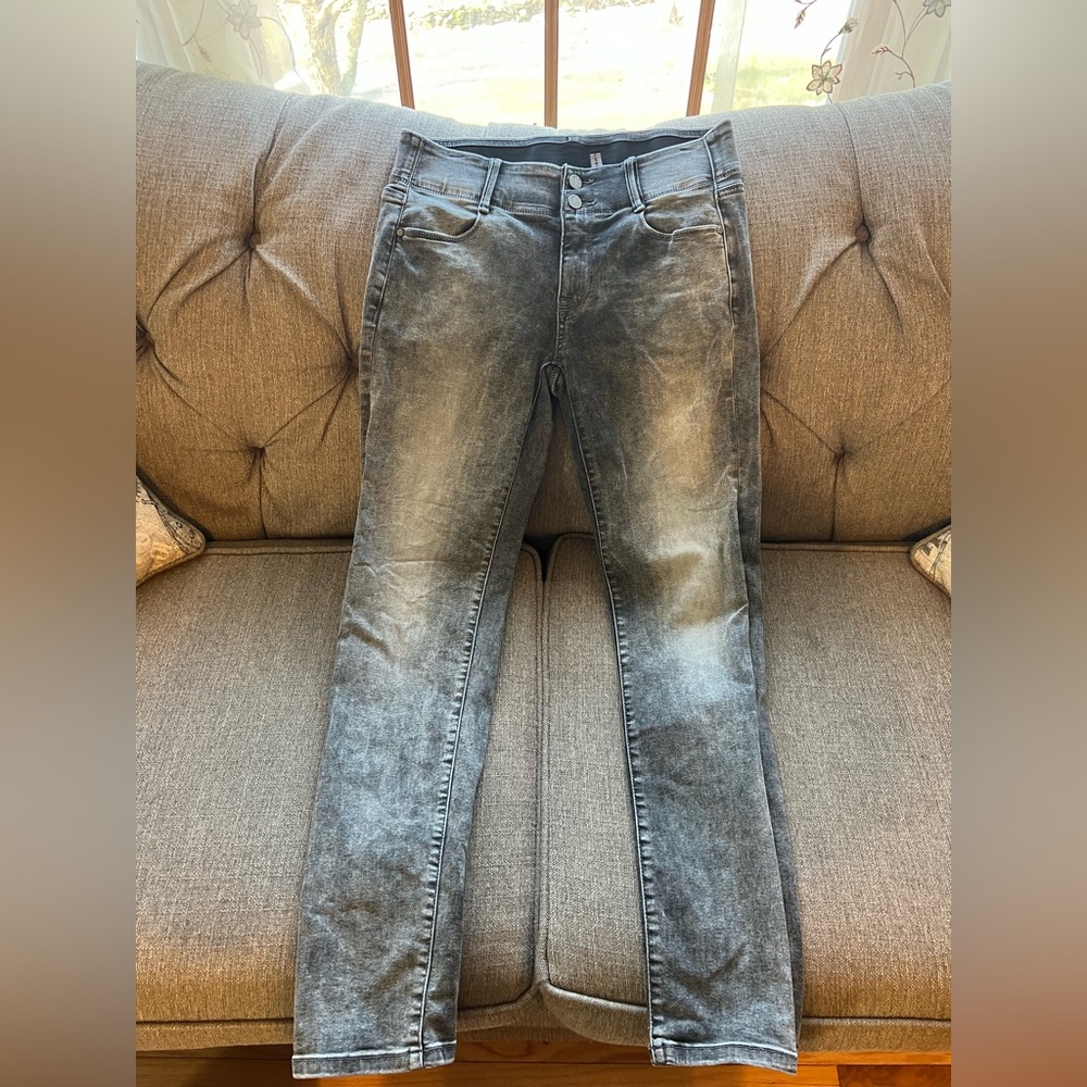 Apt. 9 Tummy Control Jeans